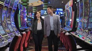 bgd33 casino বিঙ্গো জয়ের পর পুরস্কার উদযাপনের দৃশ্য